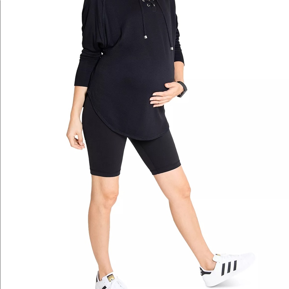 Ingrid & Isabel Maternity Biker Shorts Medium